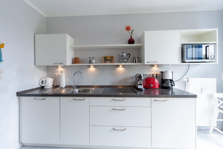 Zingst-Apartement-möbilierte-neue Küche